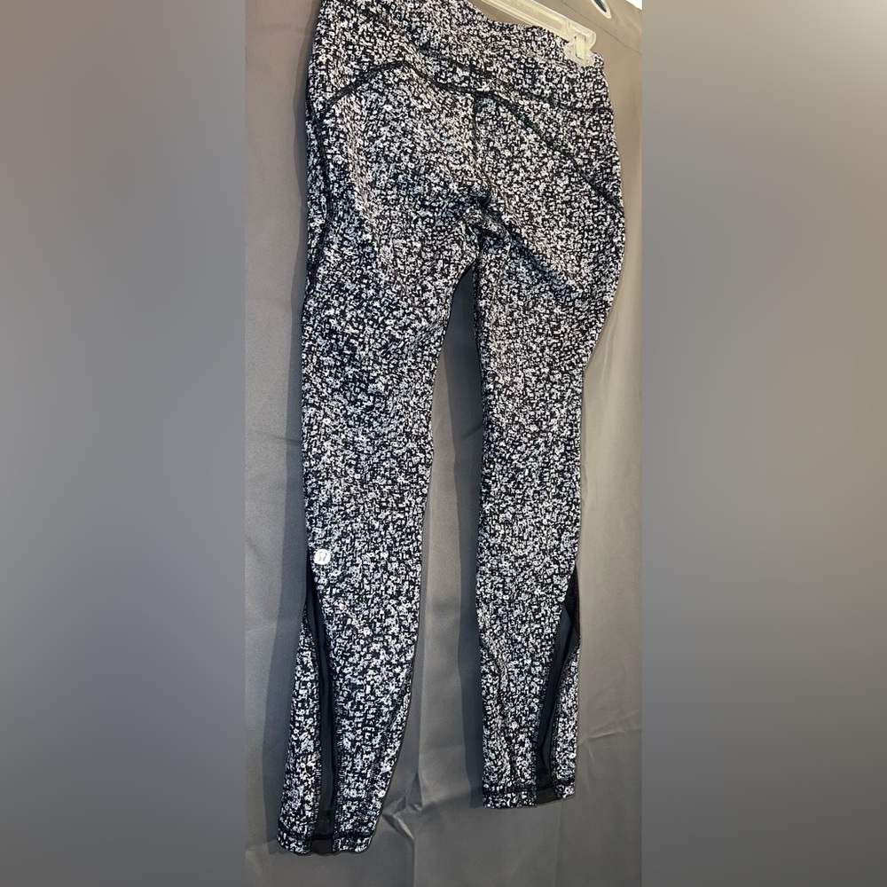 lululemon invigorate tight daisy dust alpine - Picture 4 of 9